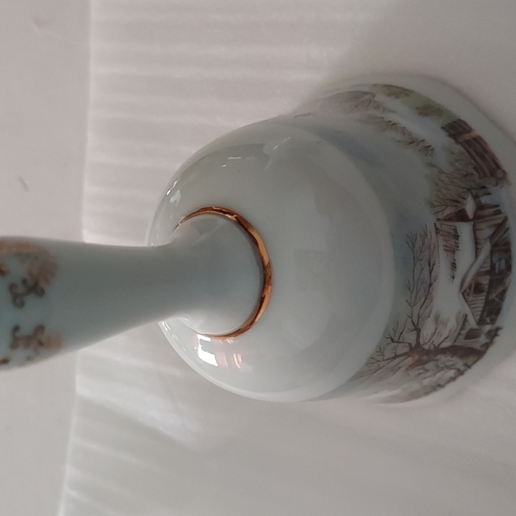 43 year old Vintage Currier&Ives Winter Scenes 1978 Dinner Bell 5 3/8 in.Hx3 W - Picture 6 of 10